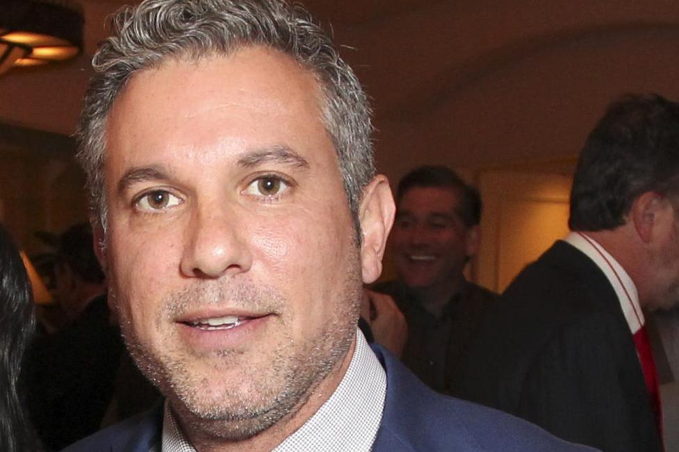 One hand in her pocket: Alanis Morissette's ex-business manager jailed
