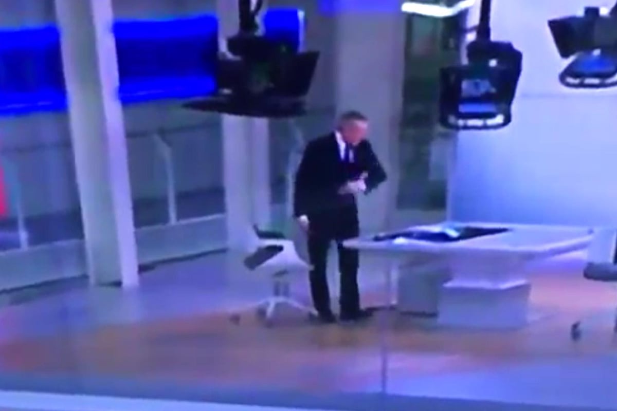 Hilarious moment Sky News presenter is caught practising cricket shot on camera | London Evening Standard