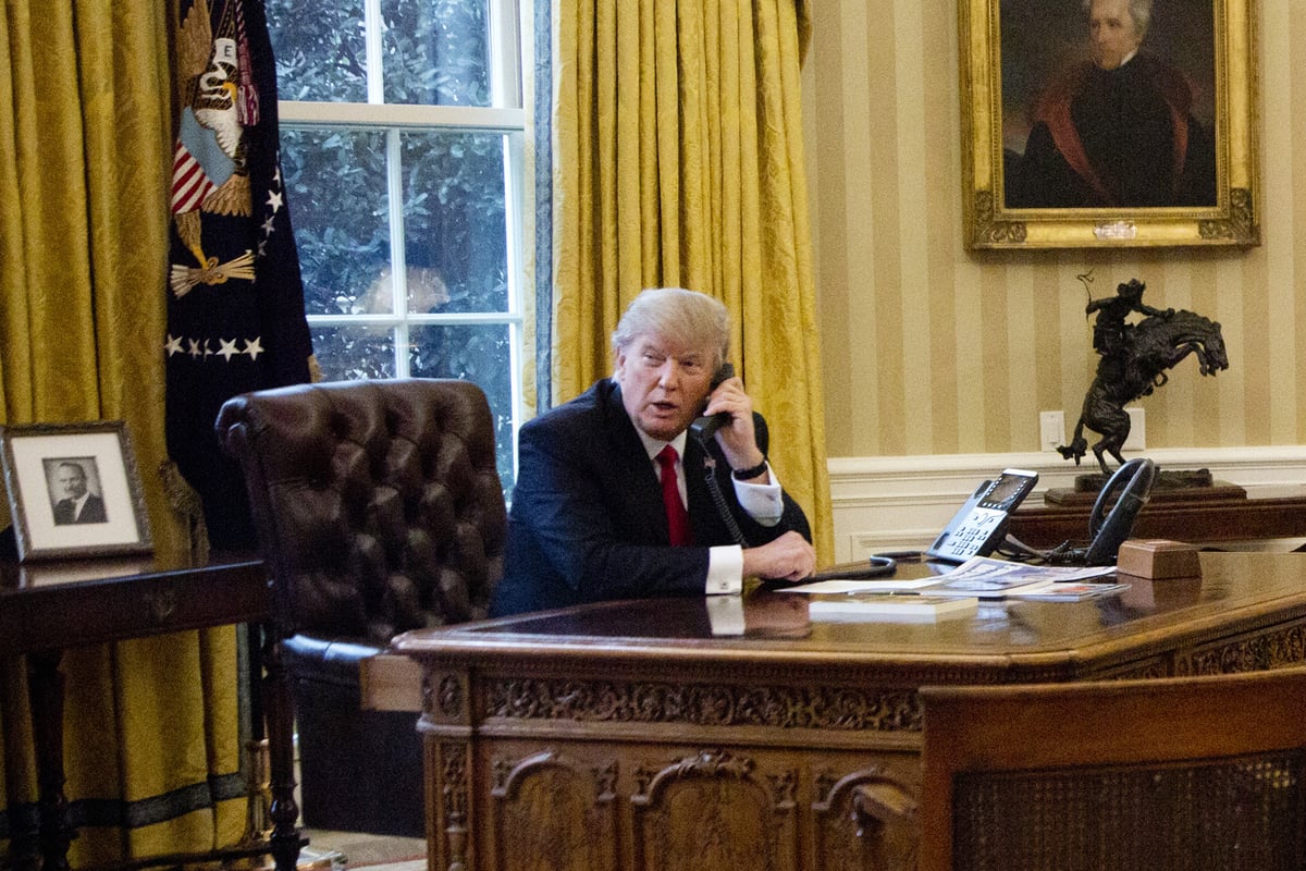 'Rogue POTUS staff' Twitter account claiming to reveal White House leaks gains half a million followers | London Evening Standard