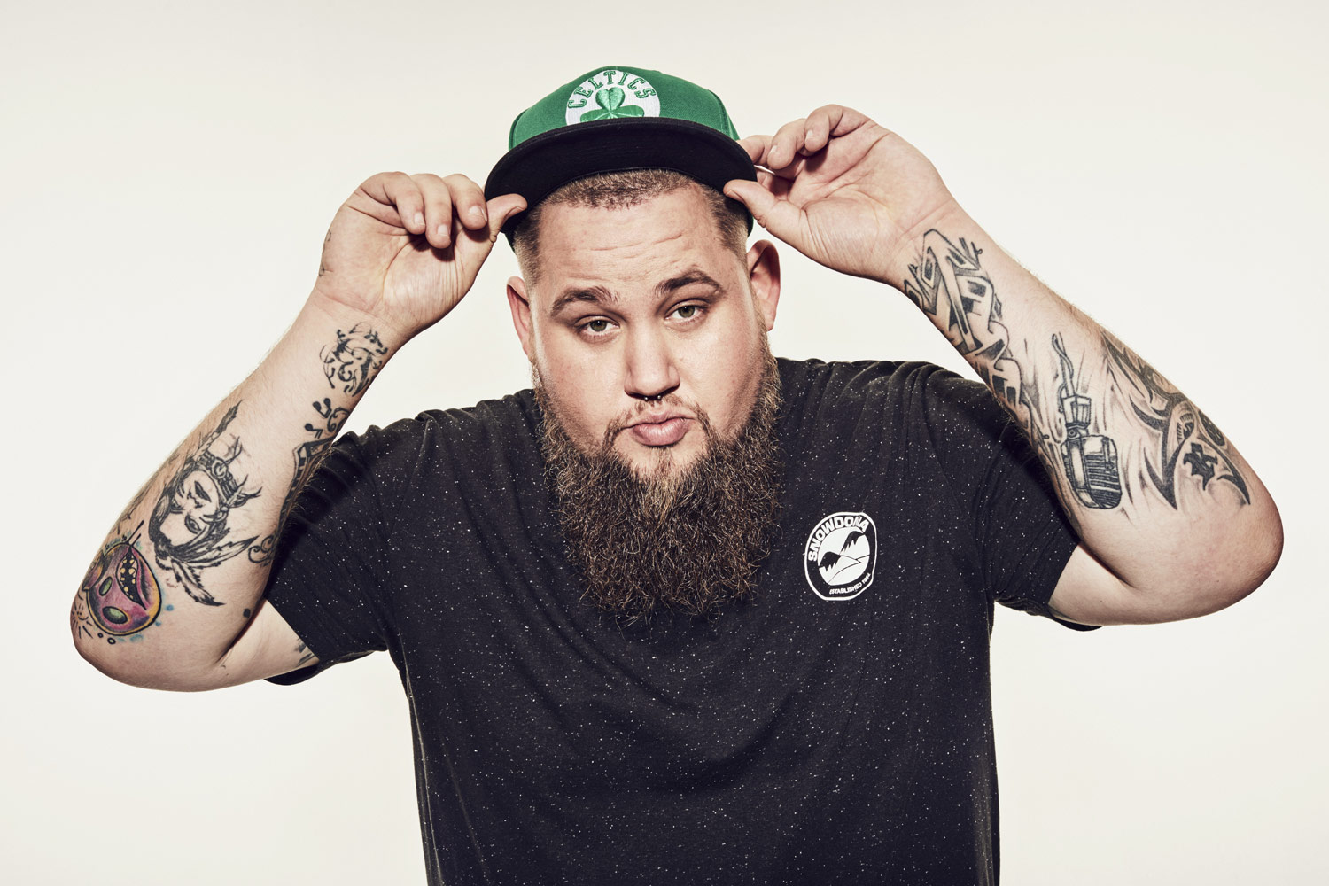 Rag'n'Bone Man back Corbyn in General Election