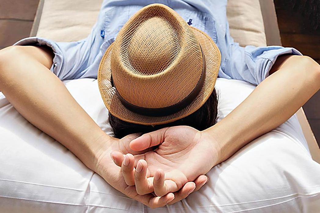 New mums 'still do most of the household chores while partners relax'