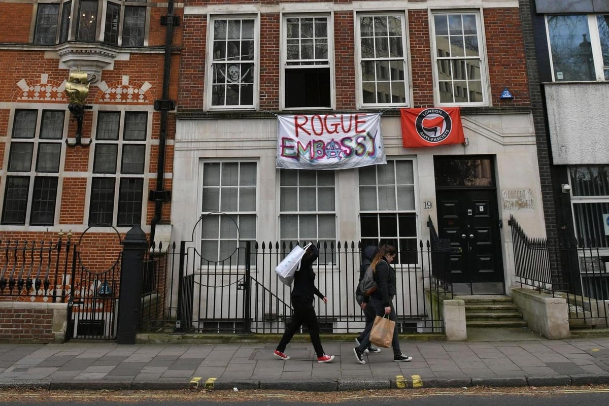 Squatters occupying £17 million house near Buckingham Palace evicted in 'stealth' operation | London Evening Standard