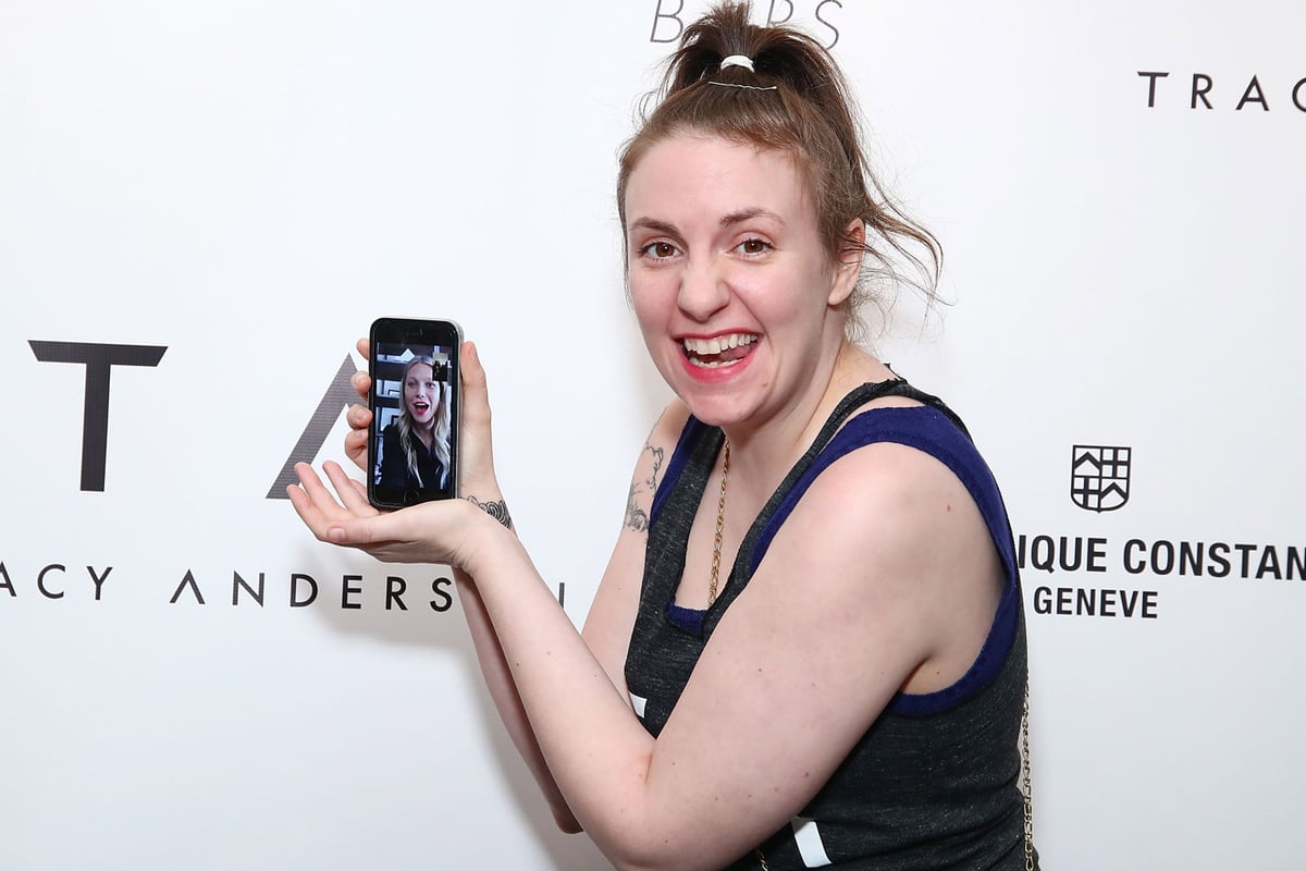 Lena Dunham Facetimes with Gwyneth Paltrow on red carpet | London Evening Standard
