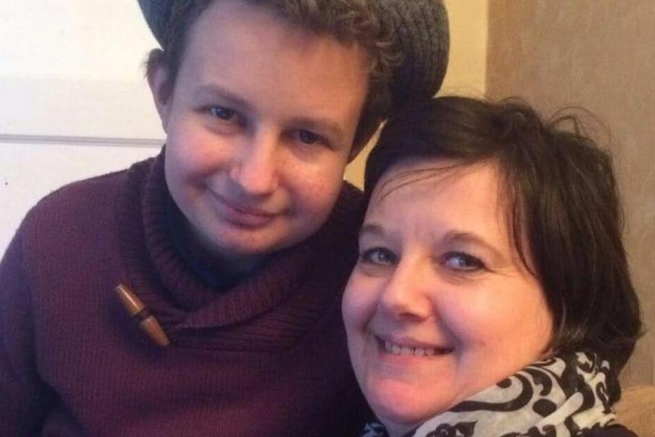 Mother marks first anniversary of her son’s death with cancer charity walk | London Evening Standard