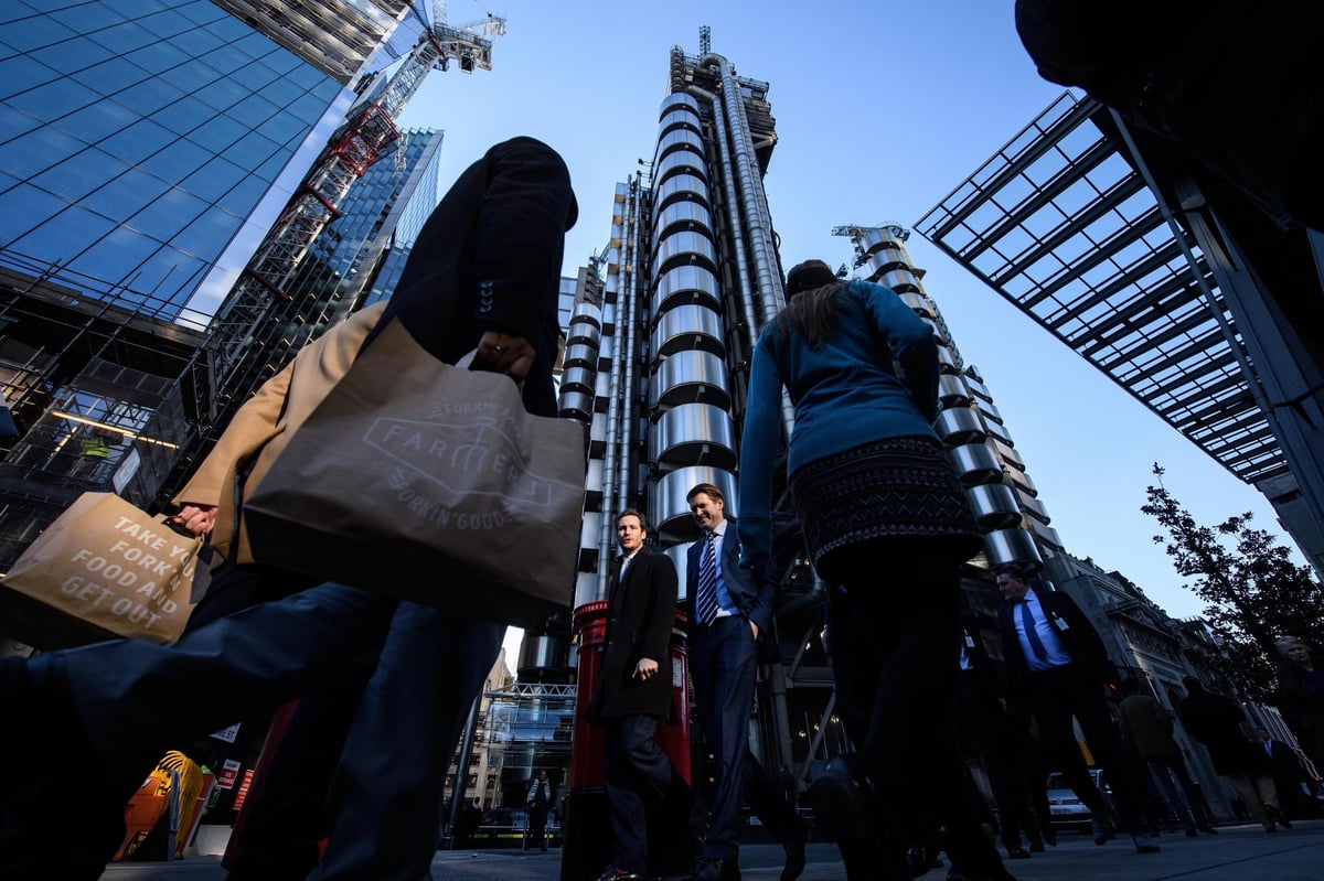 CEO pay packets rocket 11% in one year compared to 2% rise in workers' wages, study shows | London Evening Standard