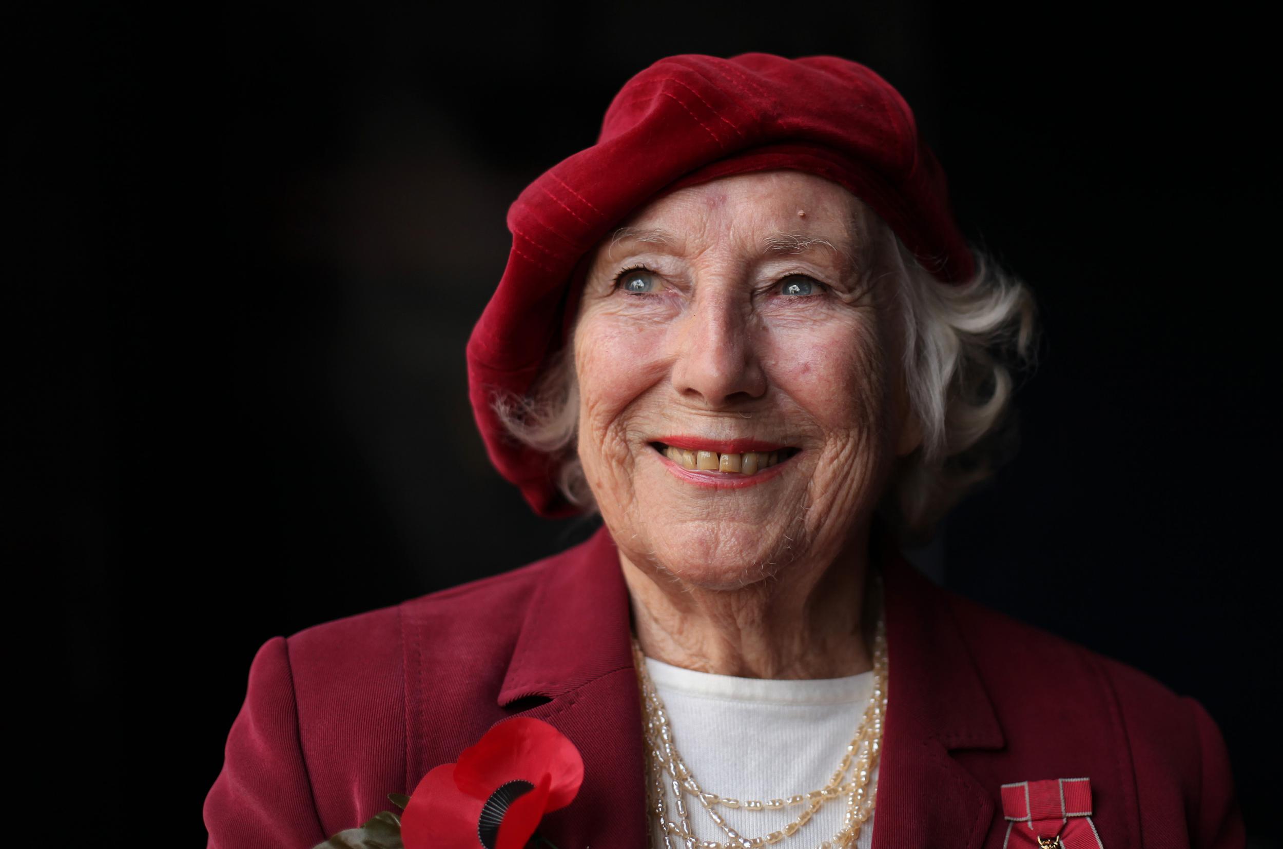 Dame Vera Lynn to be honoured with Spitfire flypast before funeral