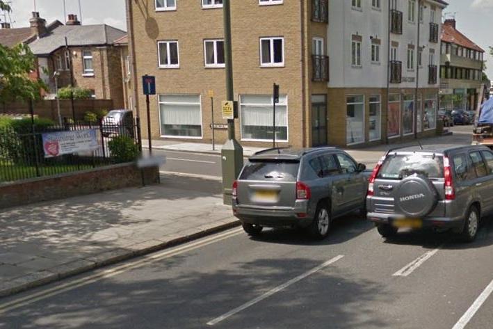 Mercedes driven at police officers as East Finchley residents confront 'reckless' thieves | London Evening Standard