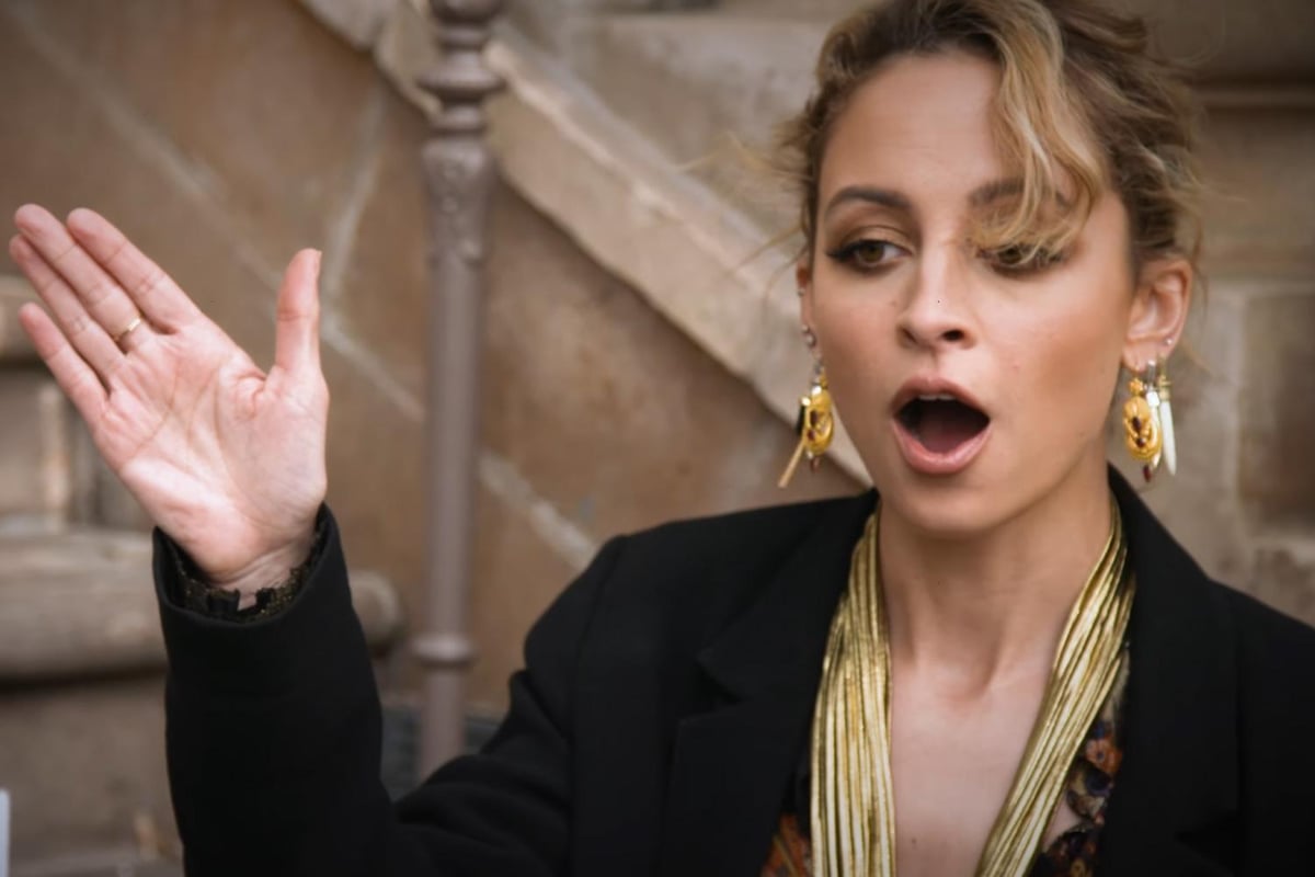 Nicole Richie slapped in face when high-five goes wrong during awkward interview | London Evening Standard