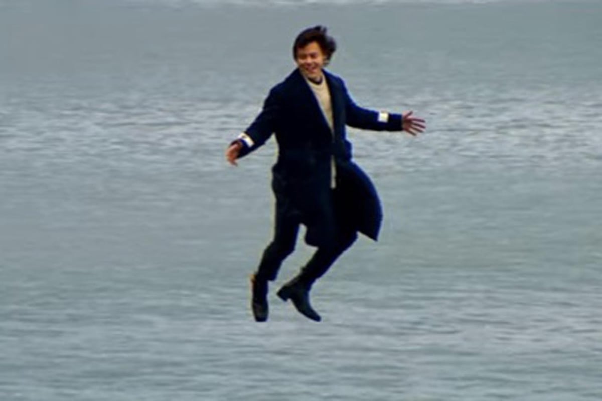 Harry Styles goes flying and walks on water in brand new video for single Sign of the Times | London Evening Standard