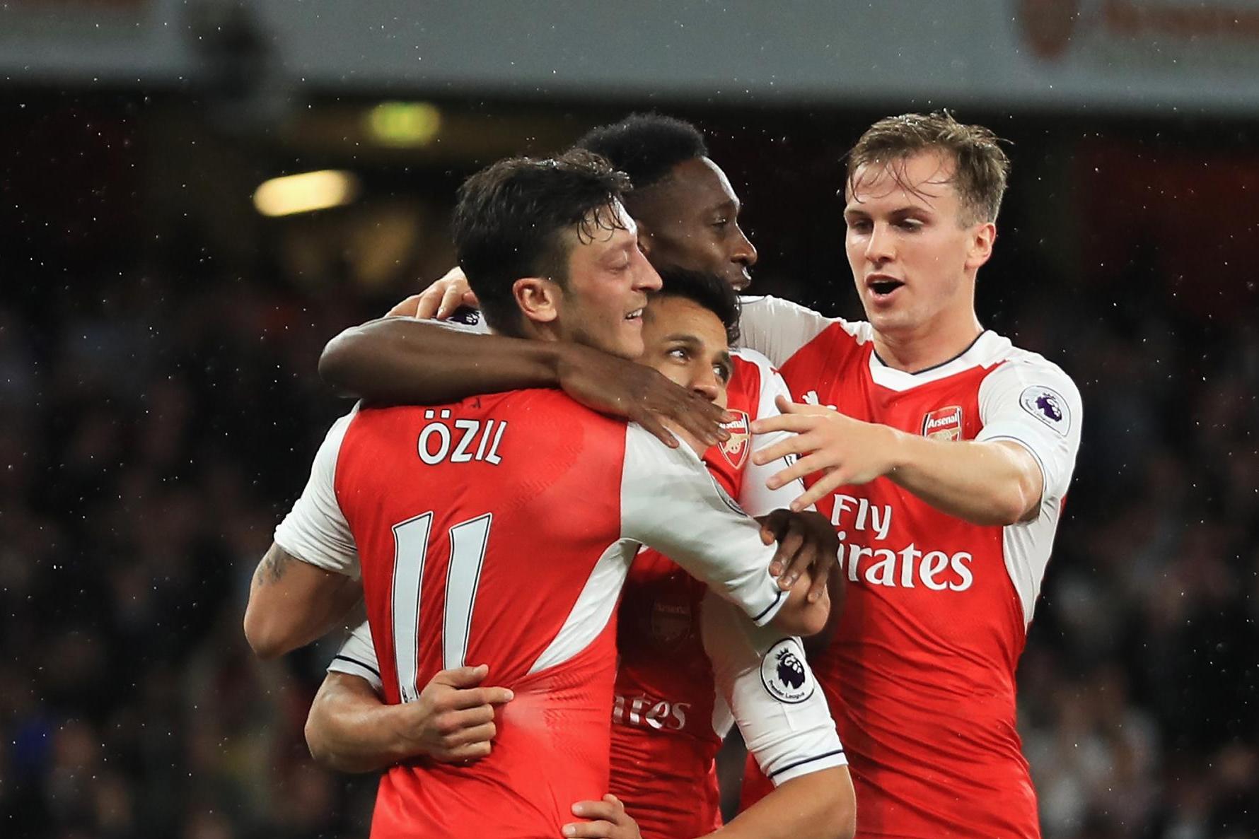 Arsenal 2 Sunderland 0: Sanchez keeps Wenger's top four hopes alive