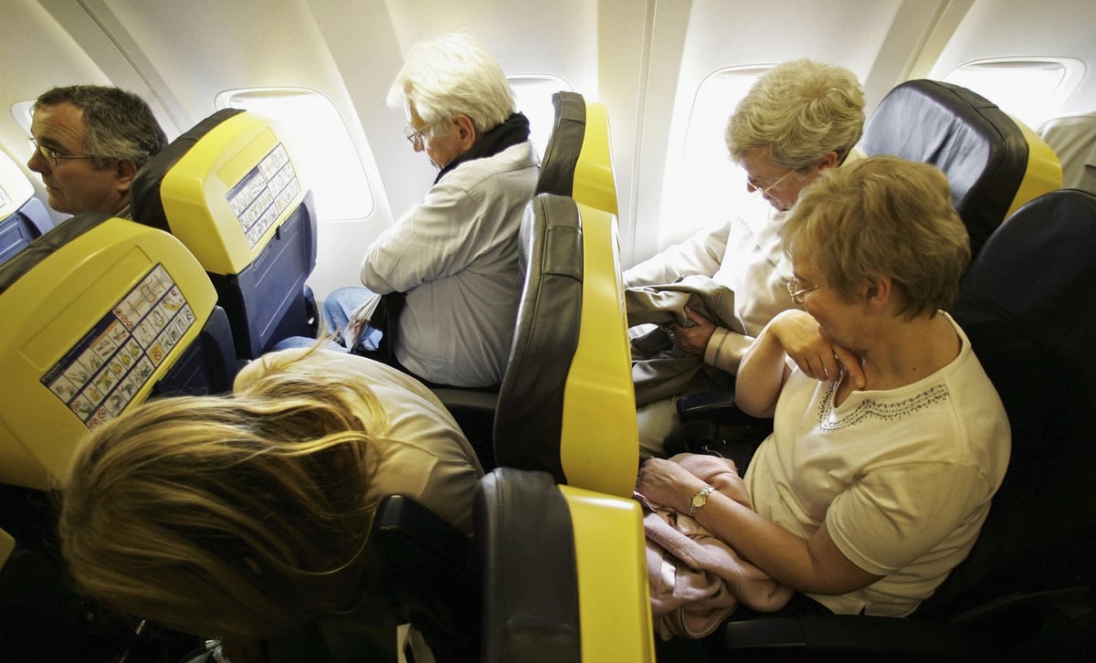 Plane passengers should pay each other for right to recline seat, study finds | London Evening Standard
