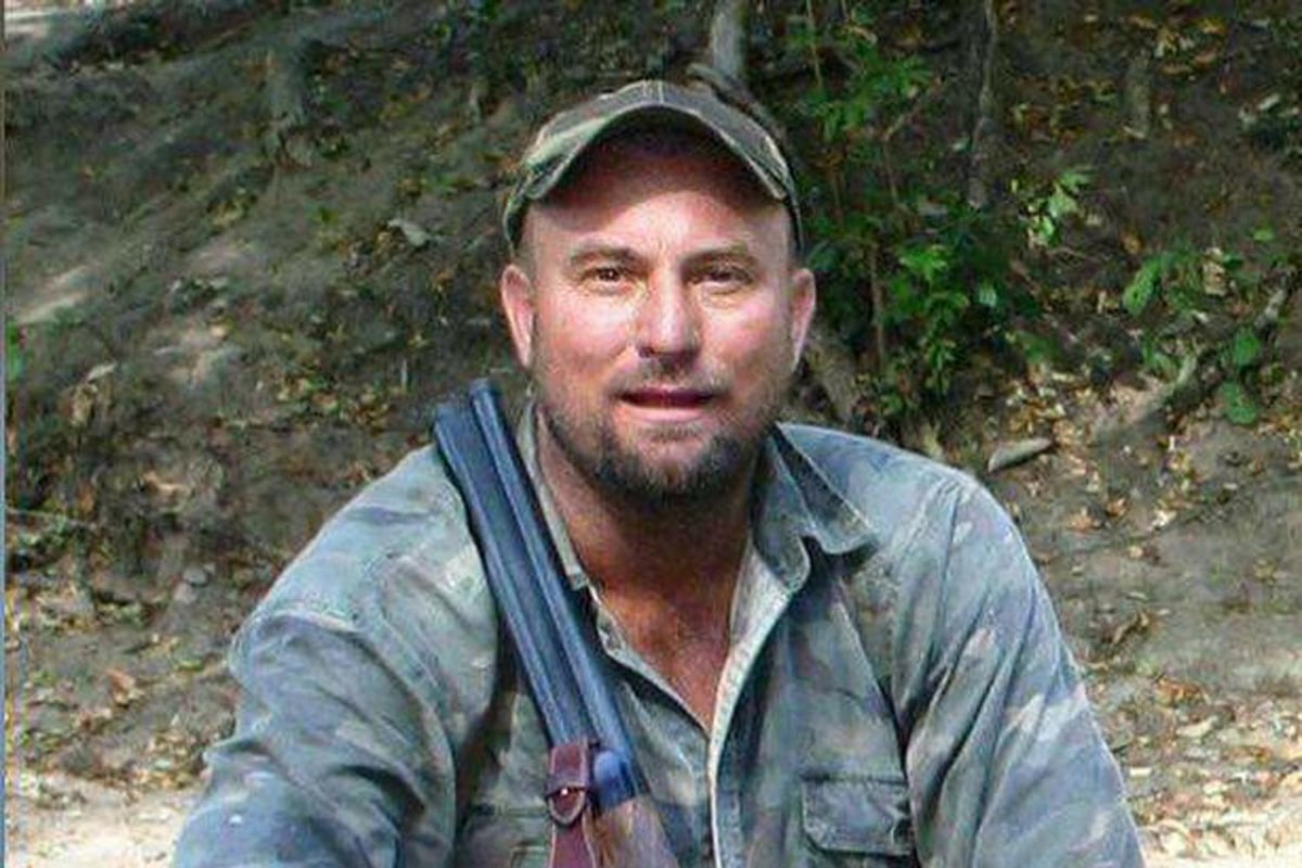 South African hunter Theunis Botha crushed to death by dying elephant | London Evening Standard