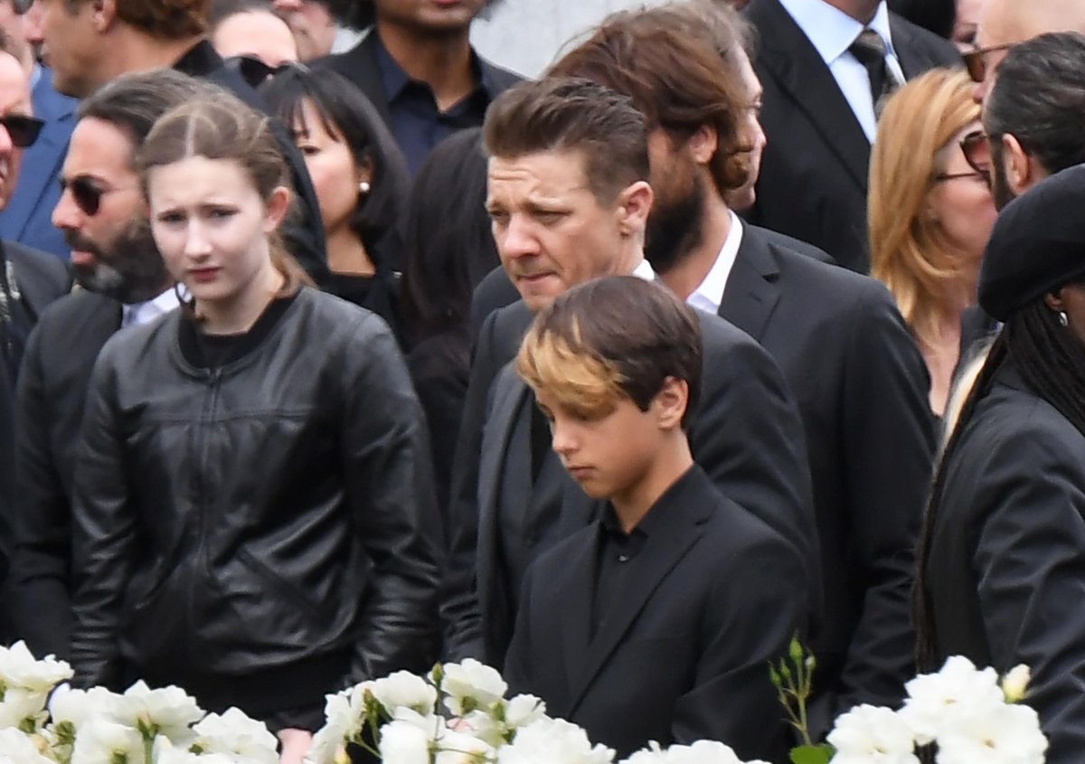 Chris Cornell: Hollywood stars Jeremy Renner, Christian Bale and Josh Brolin gather to mourn at rock frontman's funeral | London Evening Standard
