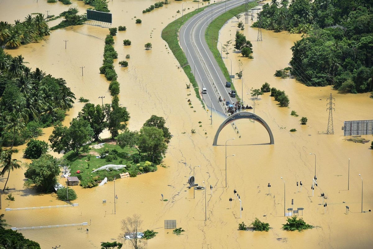 Sri Lanka floods leave at least 177 dead and thousands at risk of fatal disease | London Evening Standard