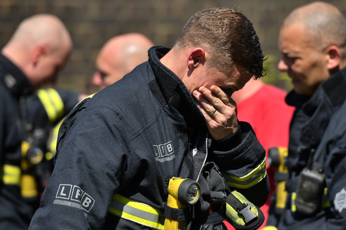 Grenfell Tower fire: Minute's silence held as London honours victims | London Evening Standard