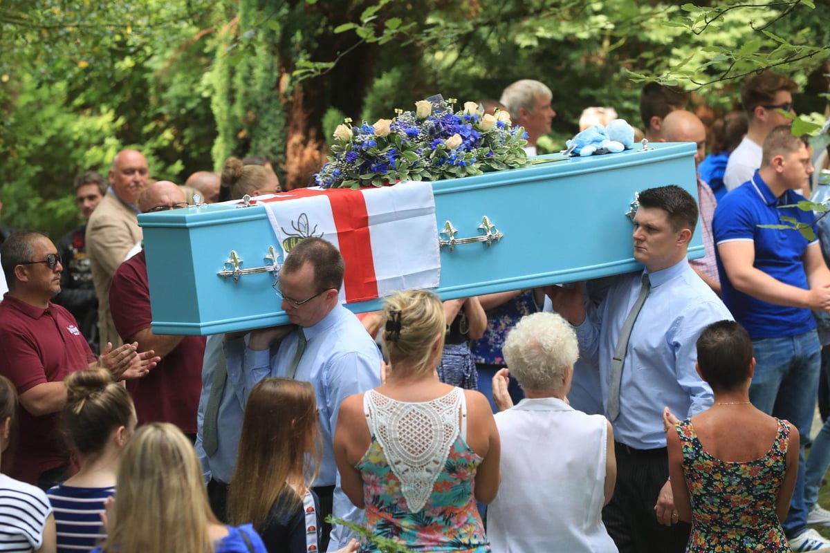 Olivia Campbell-Hardy: Hundreds gather for funeral of 15-year-old Manchester Arena blast victim | London Evening Standard