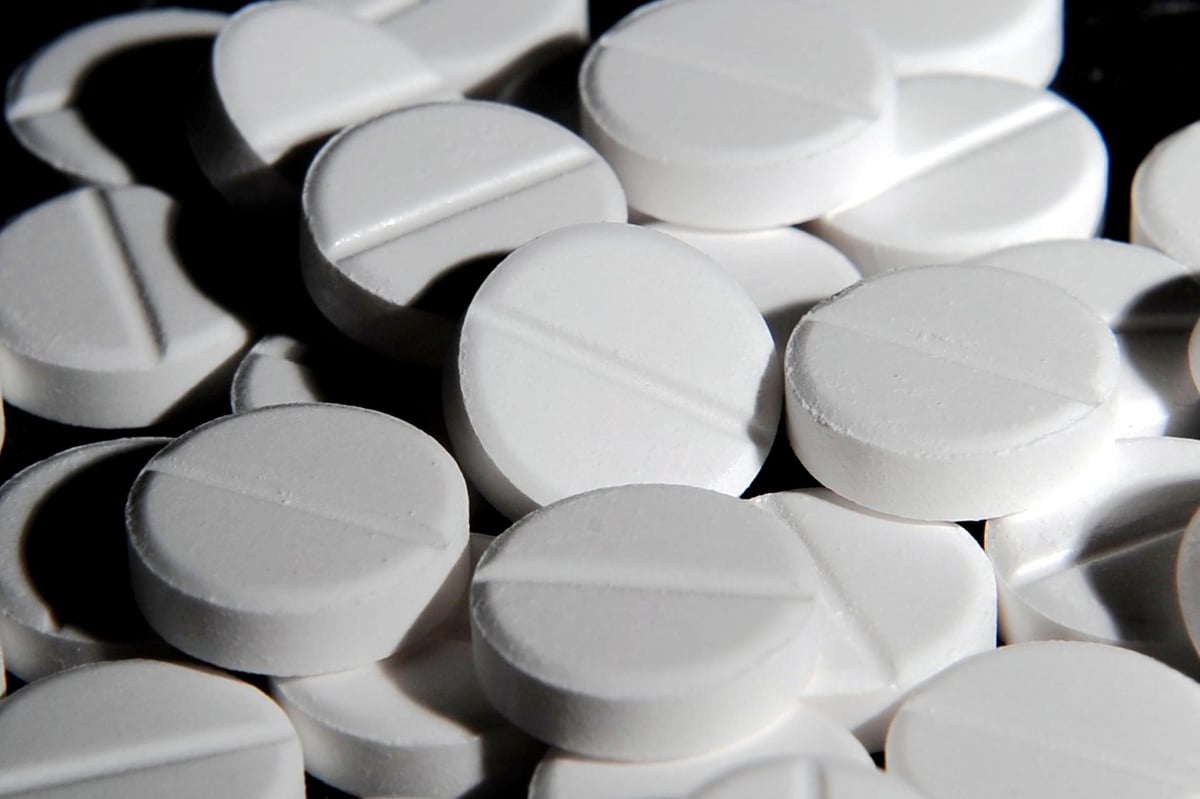 UK Government advises people take paracetamol instead of ibuprofen to treat symptoms of coronavirus | London Evening Standard