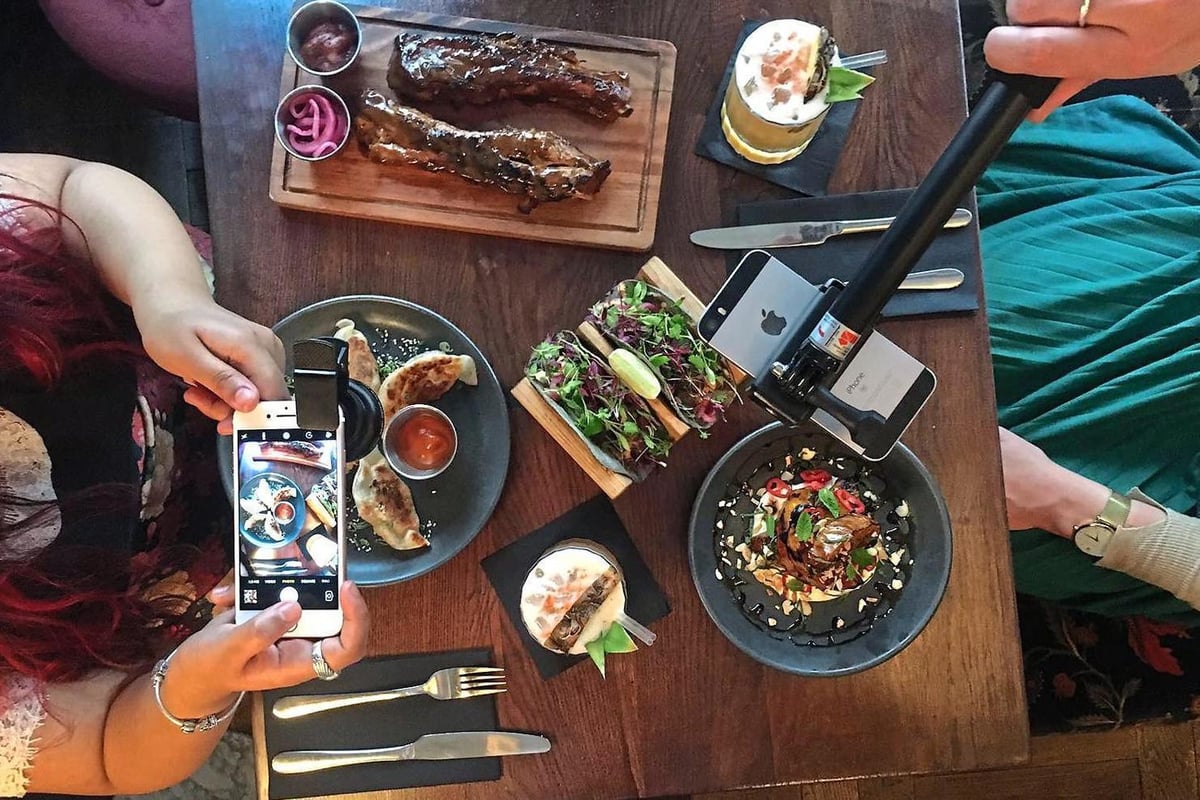 Say cheese... Dirty Bones gives diners kit to take better Instagram photos | London Evening Standard