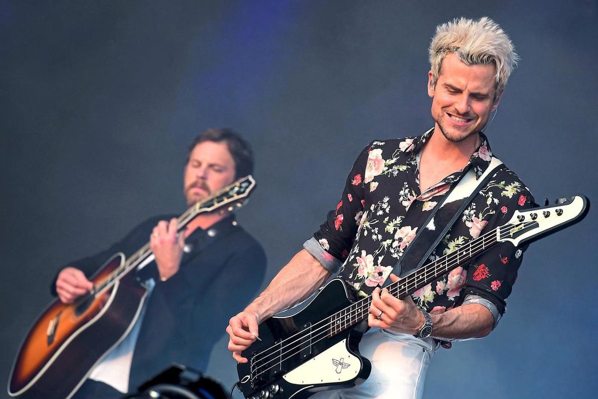 Kings of Leon review: Returning rock royalty unleash their anthems to charm the crowd | London Evening Standard