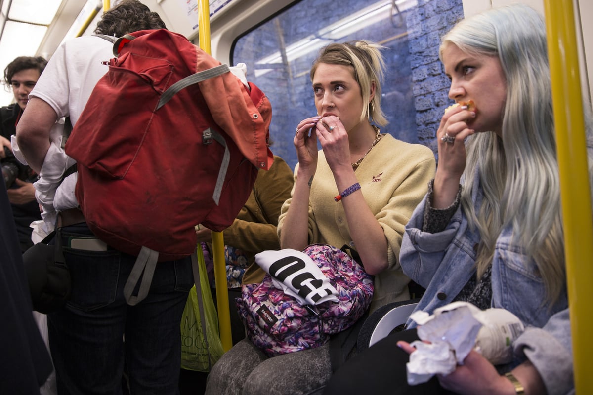 London commuters call for total ban on food on the Tube, following plan in New York | London Evening Standard