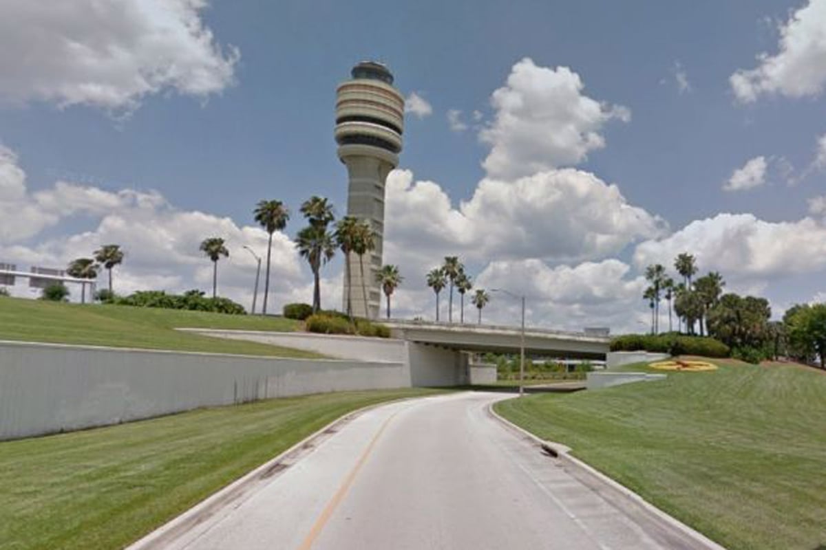 US special agent injured after accidentally shooting himself in the foot at Florida airport | London Evening Standard