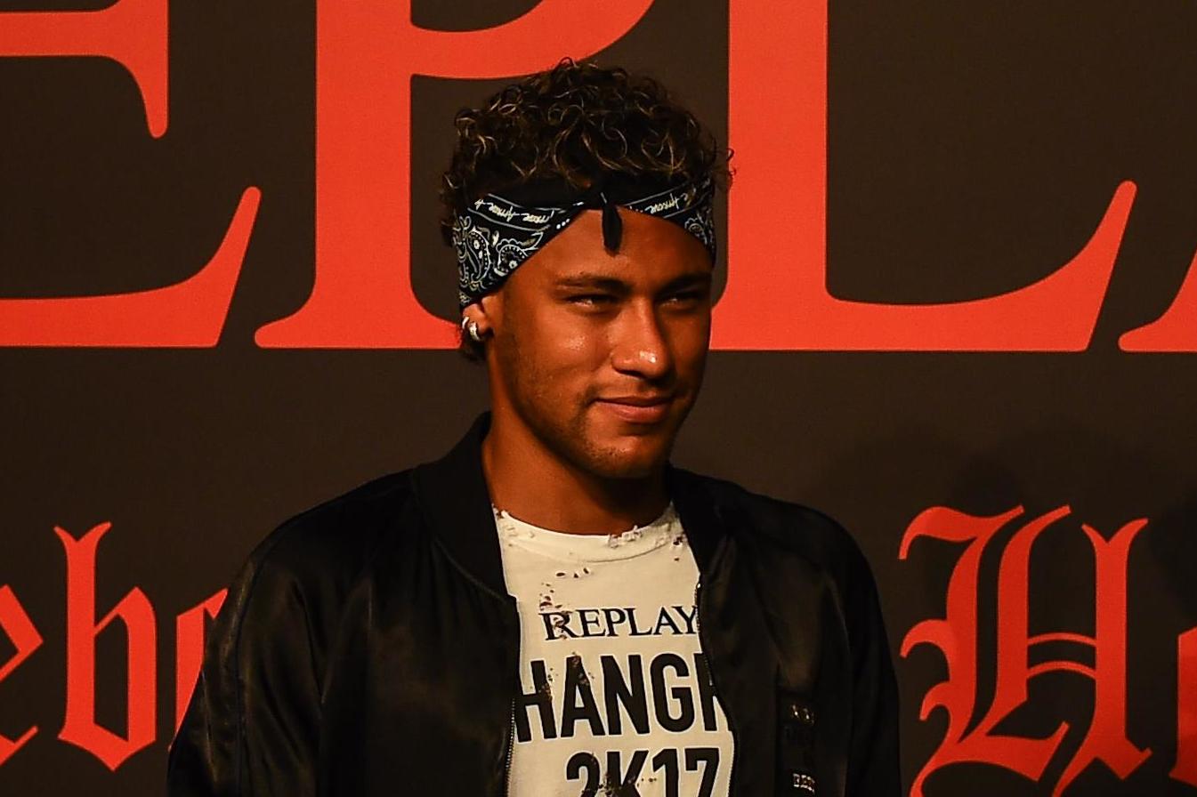 Neymar's wages: Salary at PSG means he'll earn £3,200 an hour!