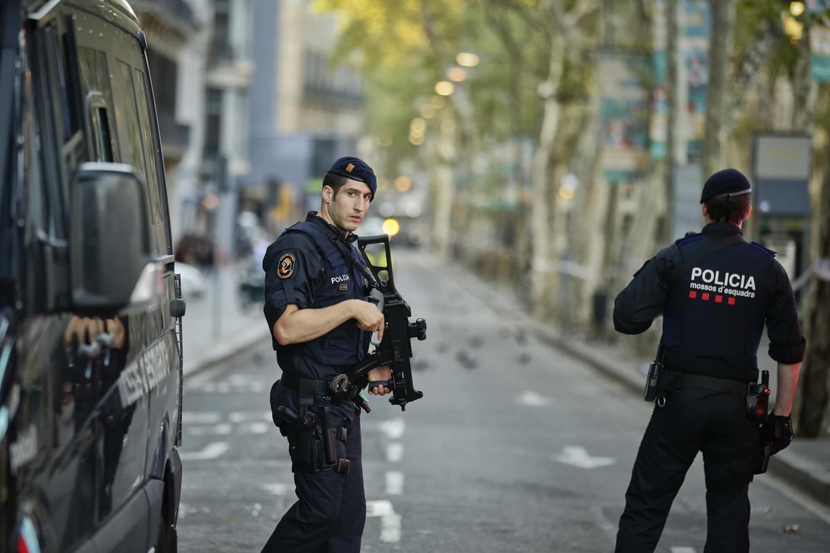 Younes Abouyaaqoub: Barcelona and Cambrils terror attack suspect 'may have fled to France' | London Evening Standard