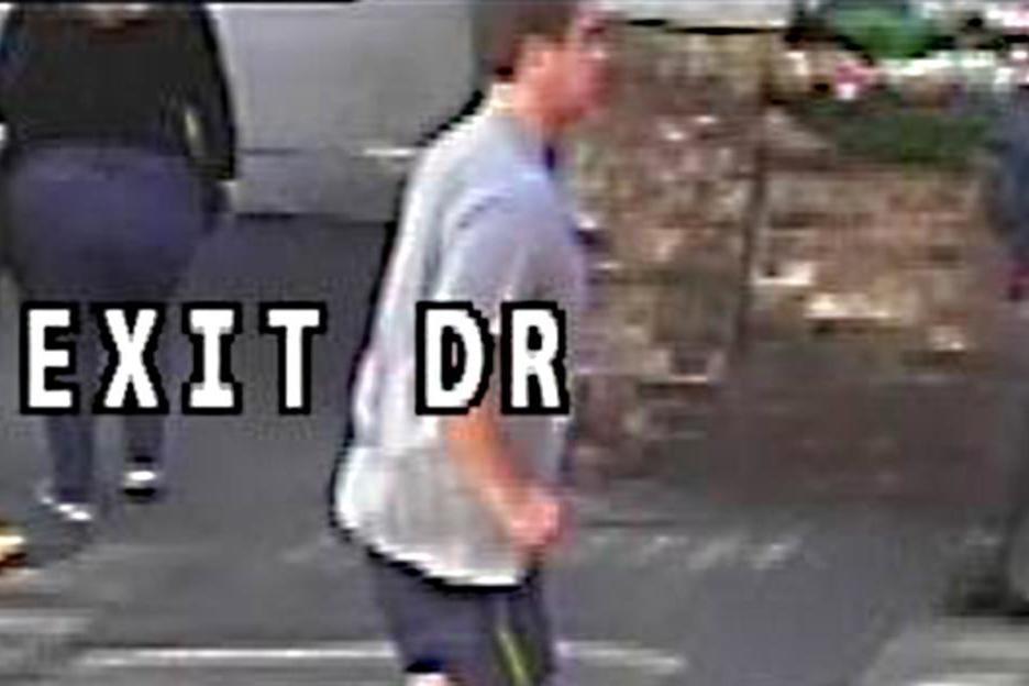 Putney Bridge jogger: Detectives given 'several new names' for man who pushed woman in path of bus | London Evening Standard