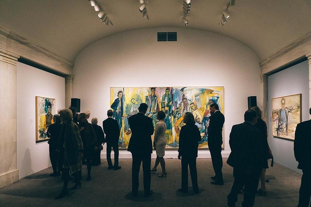 How to blag your way through an art party