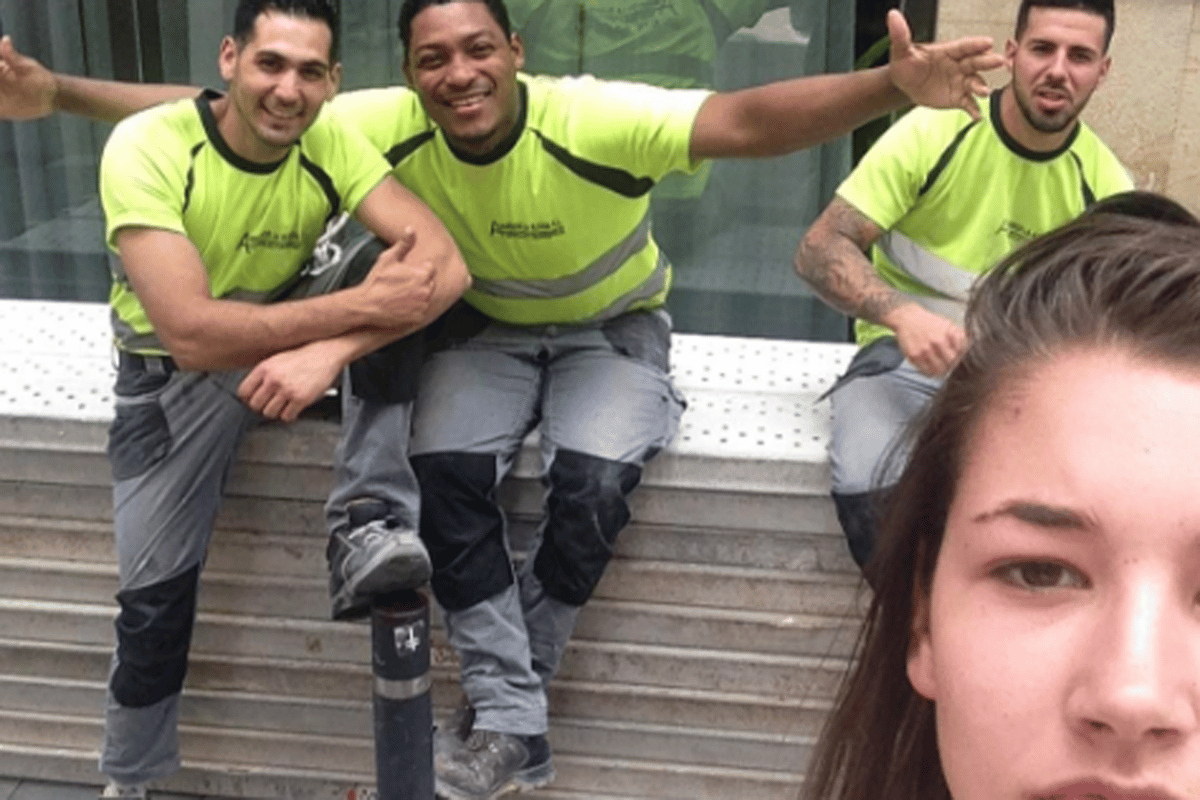 Woman takes selfies with all of her catcallers to prove a point about everyday objectification of women | London Evening Standard