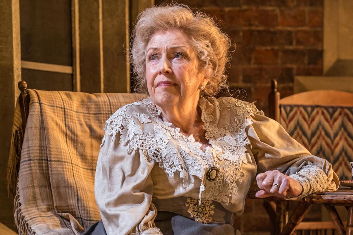 A Woman of No Importance review: Only the tourists will lap it up | London Evening Standard