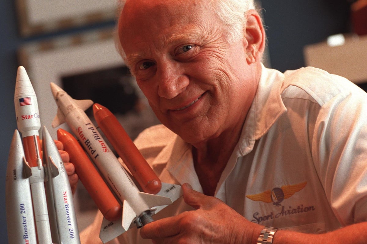 Bizarre reports Buzz Aldrin passed lie detector test on UFO sightings dismissed | London Evening Standard