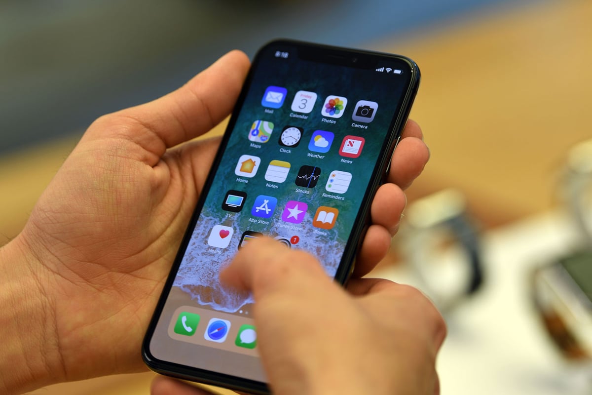 Apple supplier IQE hires accountancy firm KPMG over ‘accounts manipulation’ | London Evening Standard