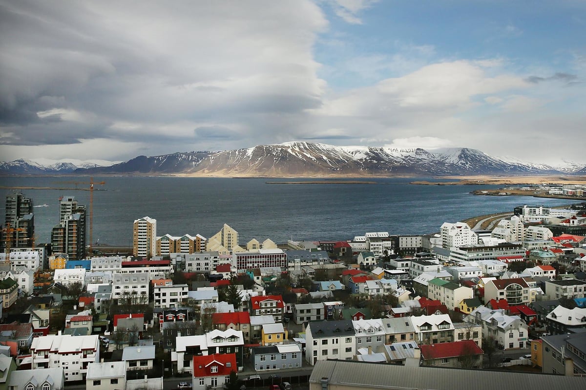 Iceland makes it illegal to pay men more than women | London Evening Standard