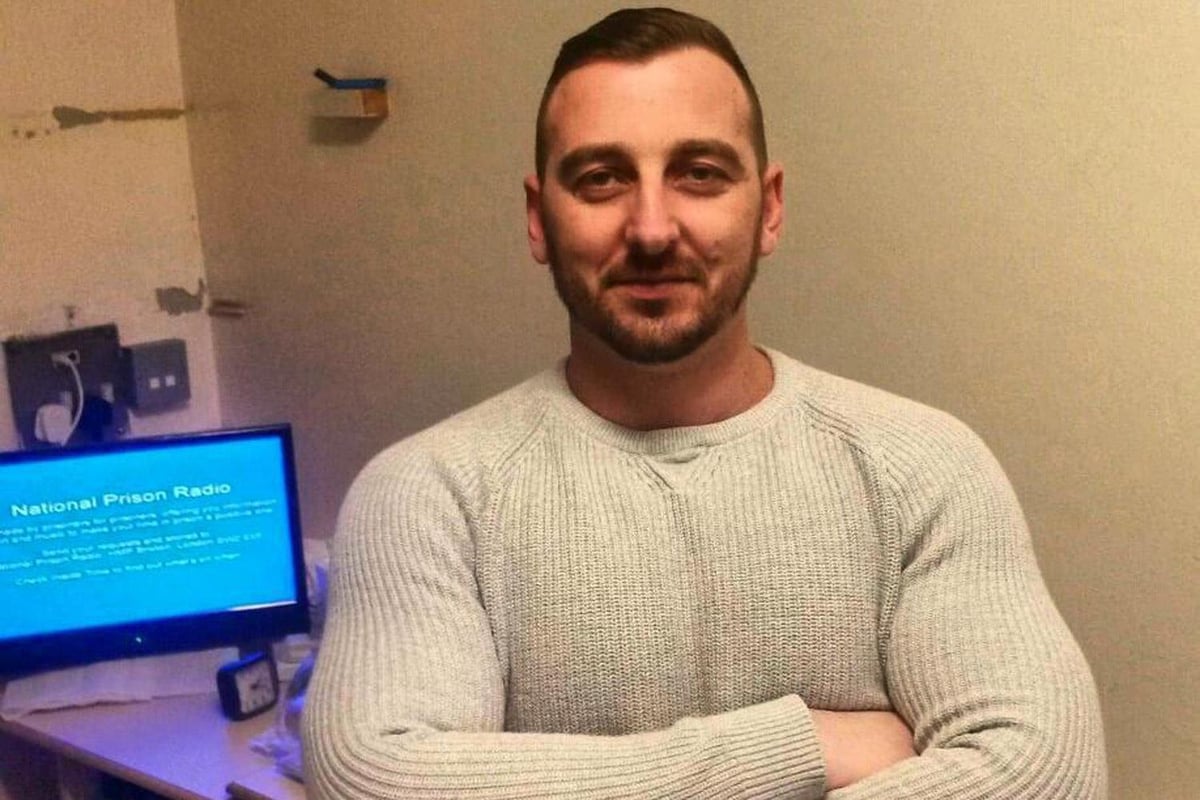 Laughing at the law: drug baron serving 25 years smirks in illegal pictures in his cell | London Evening Standard