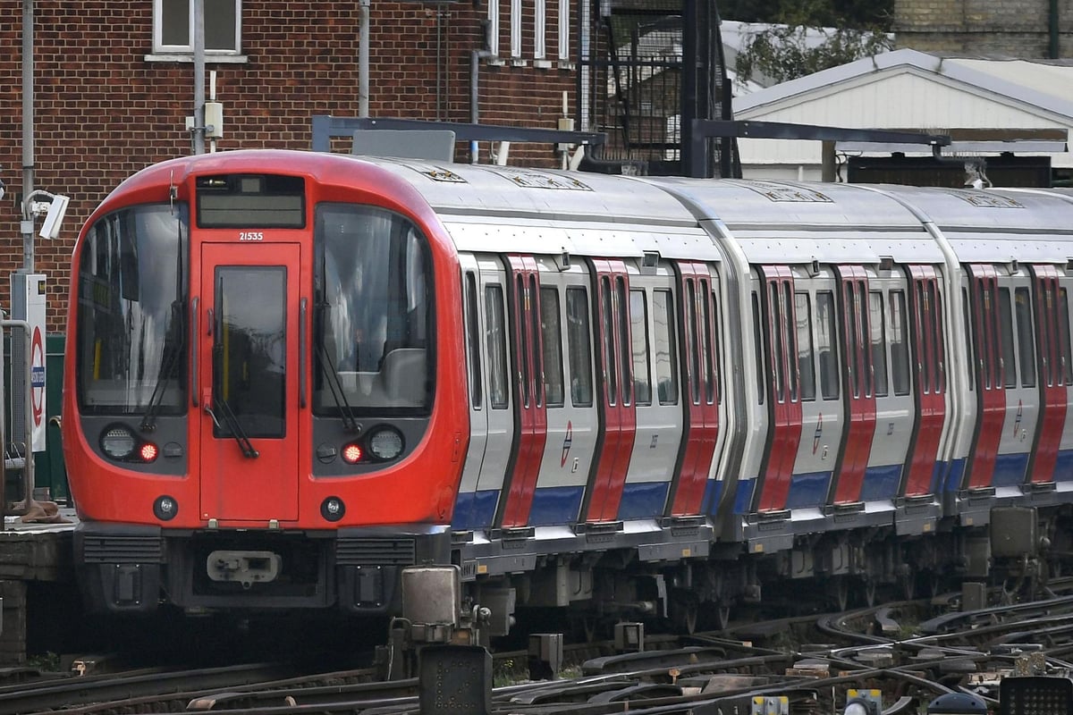 TfL Tube delays: District and Circle line disruption as commuters face election day travel chaos | London Evening Standard