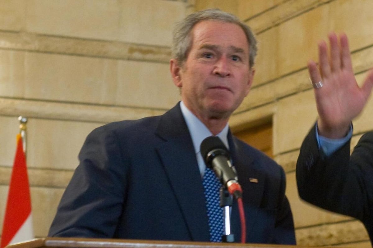 Man who threw his shoes at George W Bush 'launches election bid in Iraq' | London Evening Standard