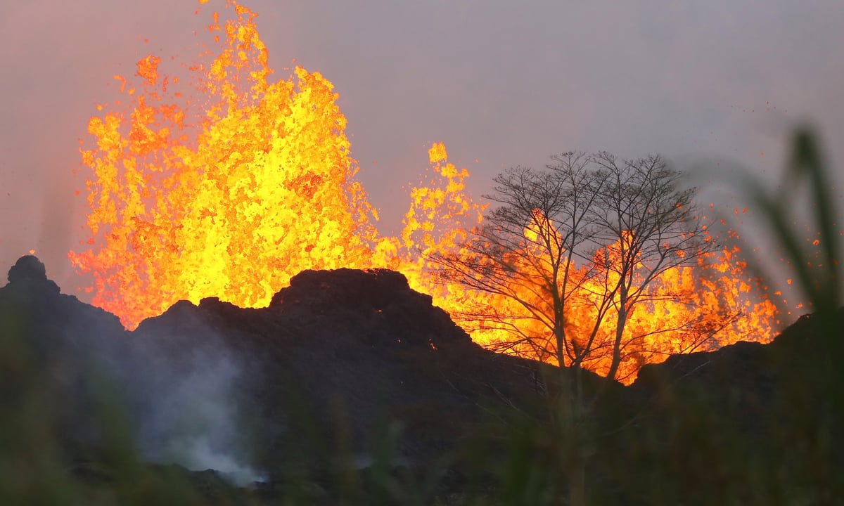 Hawaii volcano eruption latest: health warning sparked over toxic gas fears | London Evening Standard