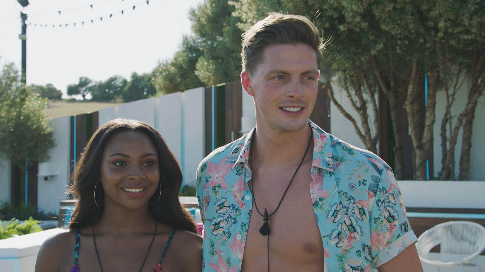 Love Island fans put out rallying cry to save Alex and Samira