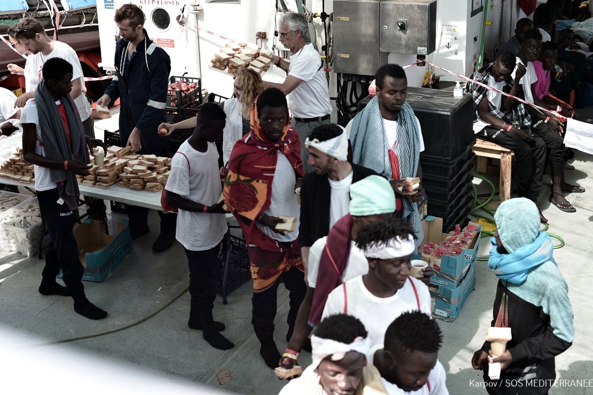 Italian ships dispatched to help rescue boat of 600 migrants stranded at sea after being refused access | London Evening Standard