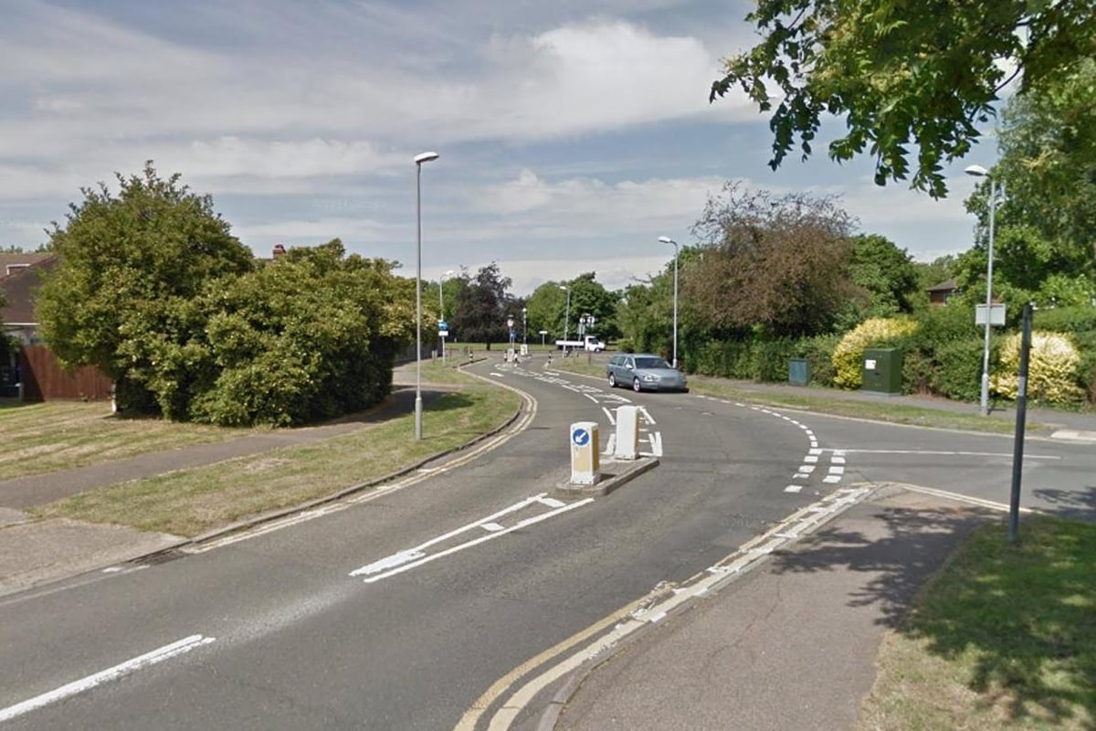 Chessington stabbing: 15-year-old boy fighting for life after being knifed in the chest in south-west London | London Evening Standard