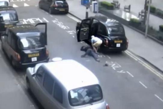Shocking moment London cabbie drags passenger from cab by his feet and dumps him in the road | London Evening Standard