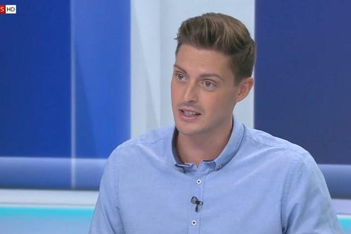 Love Island’s Dr Alex hits back at sunburn mockery saying he has a ‘skin condition’ | London Evening Standard