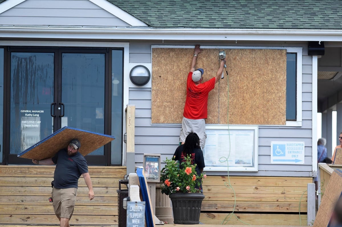 Hurricane Florence news: 'Monster' storm could hit US coast TOMORROW, experts warn | London Evening Standard