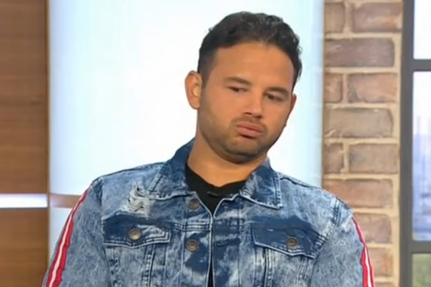 Ryan Thomas fights back tears as he accepts Roxanne Pallett's apology