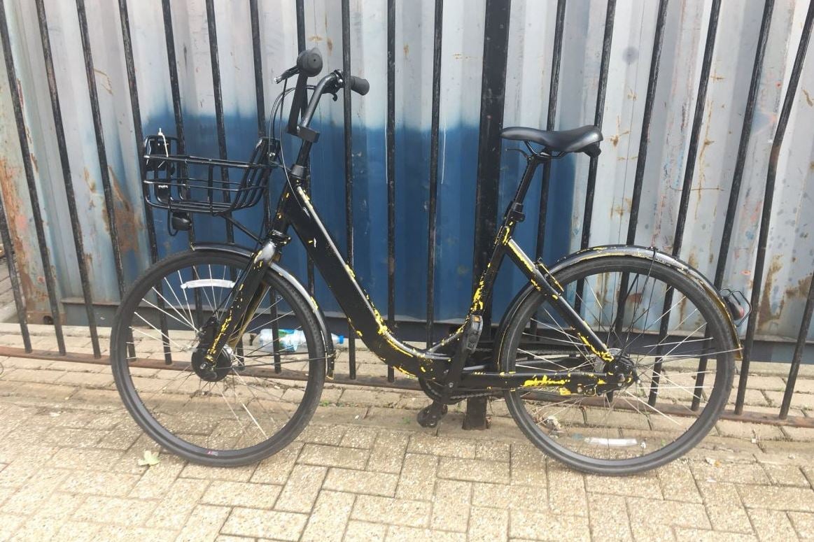 Spike in thieves stealing Ofo bikes and spray painting them | London Evening Standard