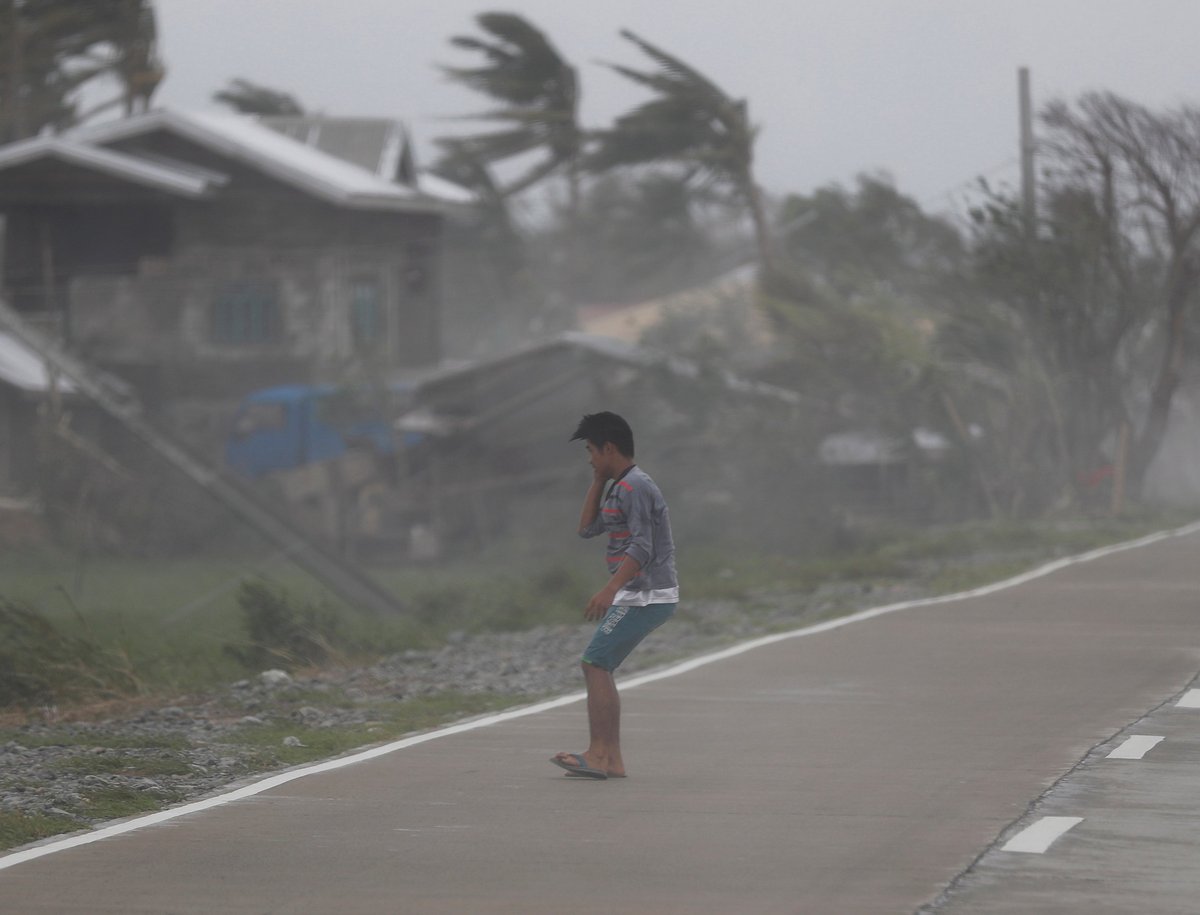 Typhoon Mangkhut: Storm heads towards Hong Kong after ripping through the Philippines leaving at least 12 dead | London Evening Standard