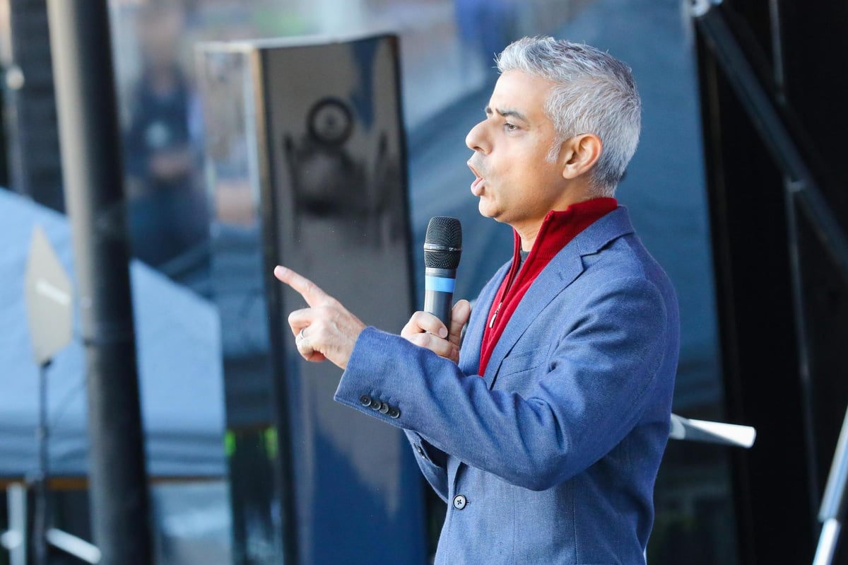 People's Vote march: Sadiq Khan, Delia Smith and Dragon's Den host join forces to address thousands of attendees of People's Vote march | London Evening Standard