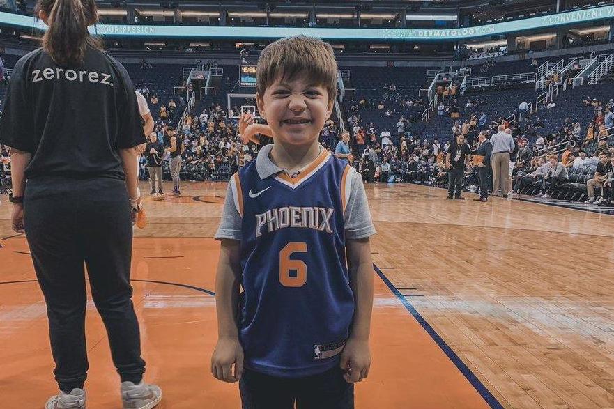 Phoenix Suns basketball team throws party for boy after no-one showed up to his birthday | London Evening Standard