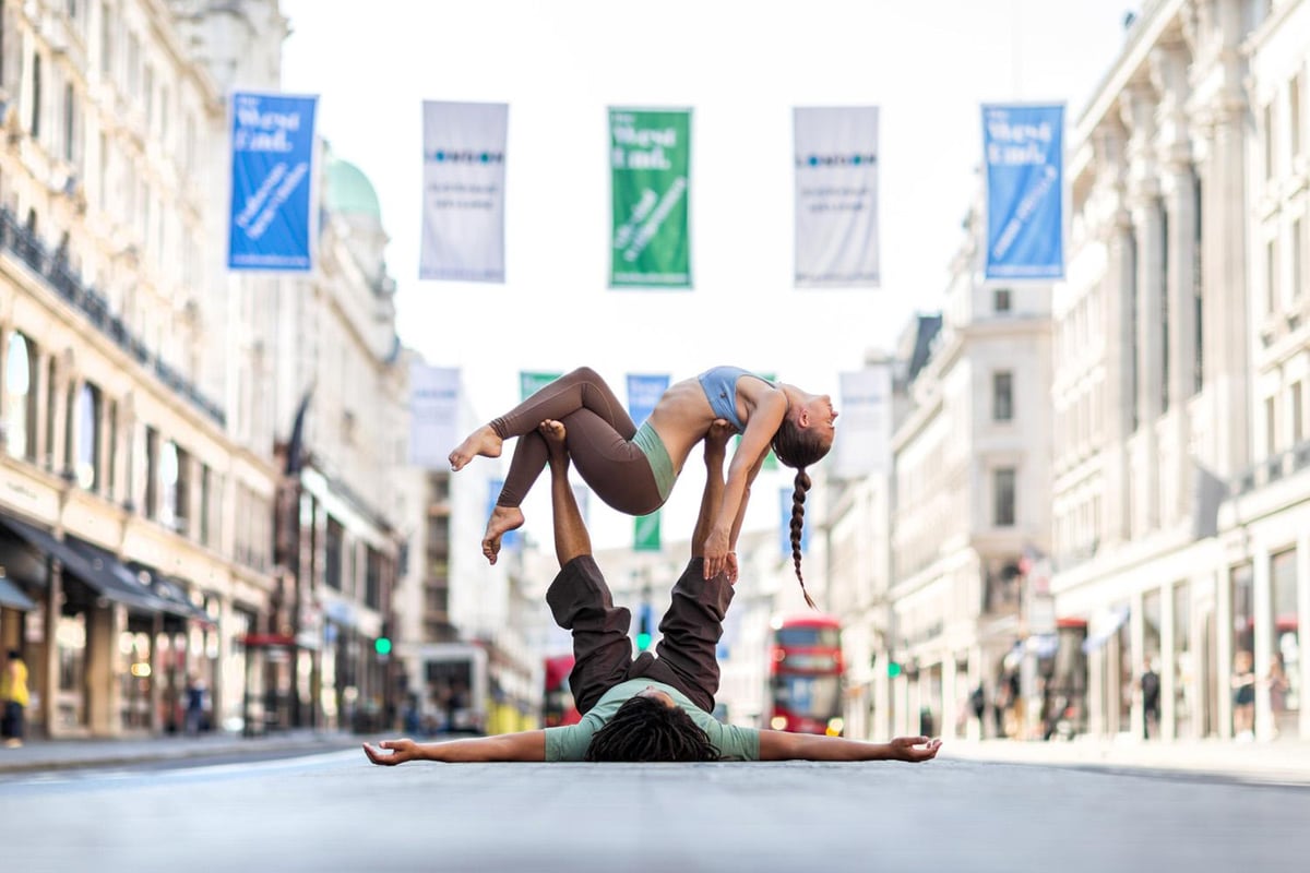 What is acroyoga? The Instagram-approved workout which combines acrobatics and yoga | London Evening Standard